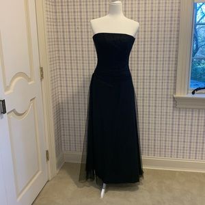 Vera Wang Black Strapless Dress